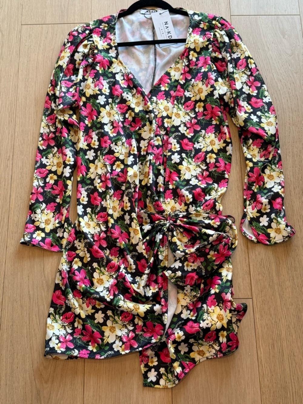 NA-KD Floral Wrap Mini Dress ✨ BNWT Statement Print Ruched Tie Waist Date Night